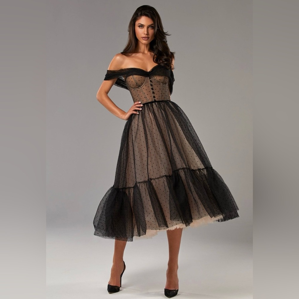 Brand: Milla

Black Polka dot midi tulle dress - Picture 2 of 4